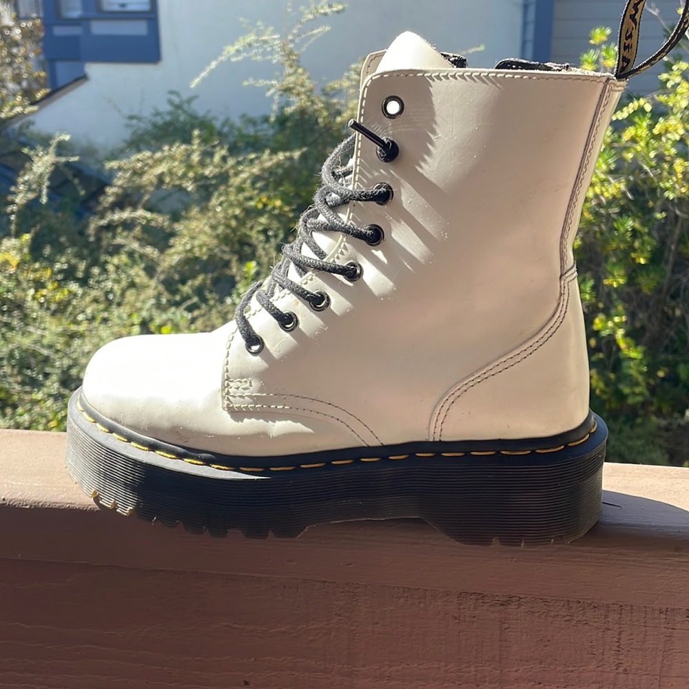 Size 8 barely worn white Jadon platform doc martens